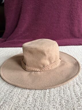 NWT Braided Band Wide-Brim Women’s Hat in Tan